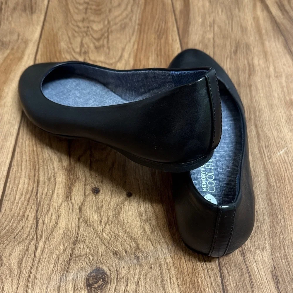 Dr. Scholl's Women's Black Flats